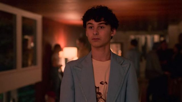 The blue blazer jacket of Stanley Barber (Wyatt Oleff) in I Am Not Okay with This (S01E03)