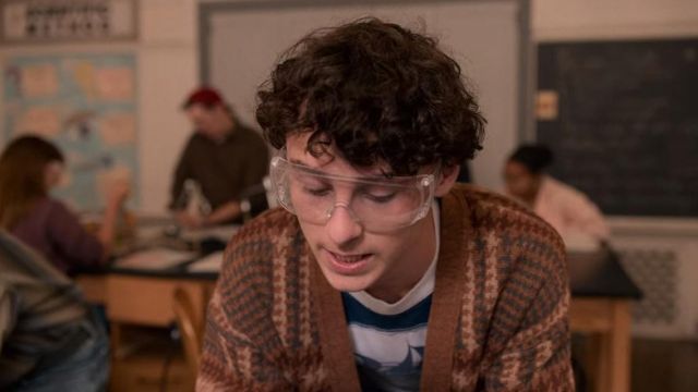 The brown cardigan of Stanley Barber (Wyatt Oleff) in I Am Not Okay with This (S01E04)
