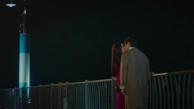Leather Clutch Bag worn by Seo Dan (Seo Ji-hye) in Crash Landing on You Season 1 Episode 14