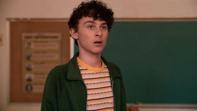 The yellow and blue striped t-shirt of Stanley Barber (Wyatt Oleff) in I Am Not Okay with This (S01E05)