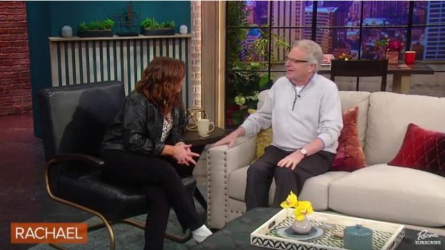 Monrow Chee­tah Cut Off Sweat­shirt worn by Rachael Ray on The Rachael Ray Show March 3, 2020