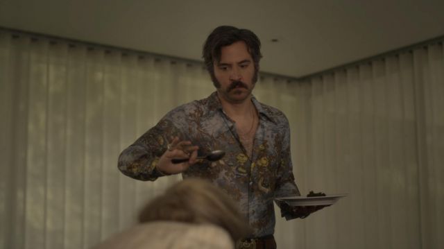 70s printed shirt worn by Lonny Flash (Josh Radnor) as seen in Hunters (S01E05)