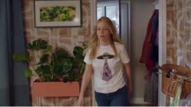White T- Shirt worn by Rose (Fiona Button) in The Split Season 2 Episode 3