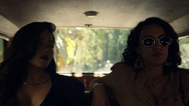 Sunglasses worn by Enedina Arellano Felix (Mayra Hermosillo) dans Narcos : Mexico (S02E06)
