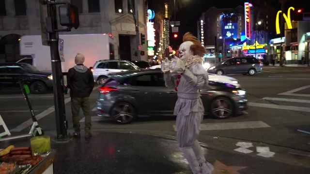 Pennywise IT Clown Costume of Azerrz in PENNYWISE IN PUBLIC PRANK!