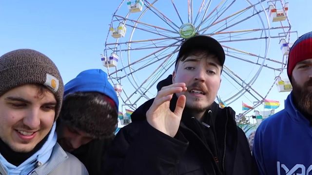 Black Winter Jacket worn by MrBeast in the YouTube video Going Around A Ferris Wheel 1,000 Times Straight