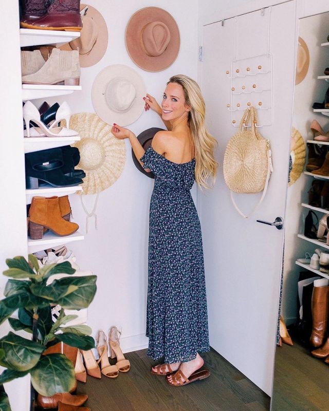 Ruf­fle Neck Chif­fon Dress of Katie Manwaring Gomes on the Instagram account @katiesbliss