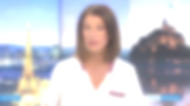 The long-sleeved shirt stripes striped red and black of Carole Gaessler in 19/20 the 12.02.2020