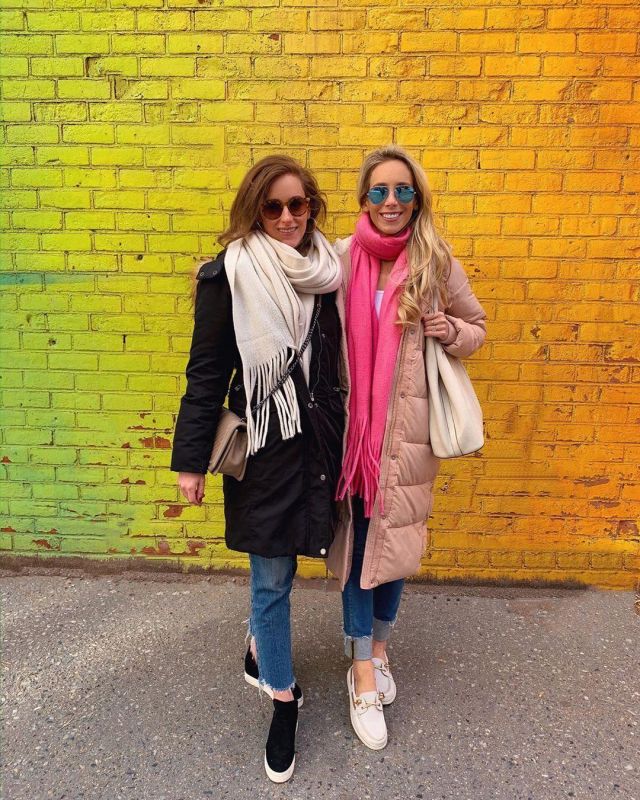 Pink Scarf of Katie Manwaring Gomes on the Instagram account @katiesbliss