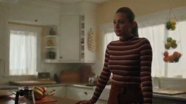 Brown Suede Mi­ni Skirt worn by Betty Cooper (Lili Reinhart) in Riverdale Season 4 Episode 15