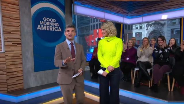 Alice + olivia Mayme Neon Turtle­neck Pullover worn by Sara Haines on Good Morning America March 5, 2020