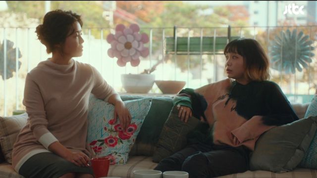 Colorant de cravate Imprimée à Capuche portées par Jo Yi Seo (Kim Da-mi) dans Itaewon Classe Saison 1 Épisode 4