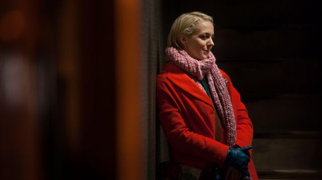 Navy Leather Gloves of Mary Watson (Amanda Abbington) in Sherlock (S03E01)