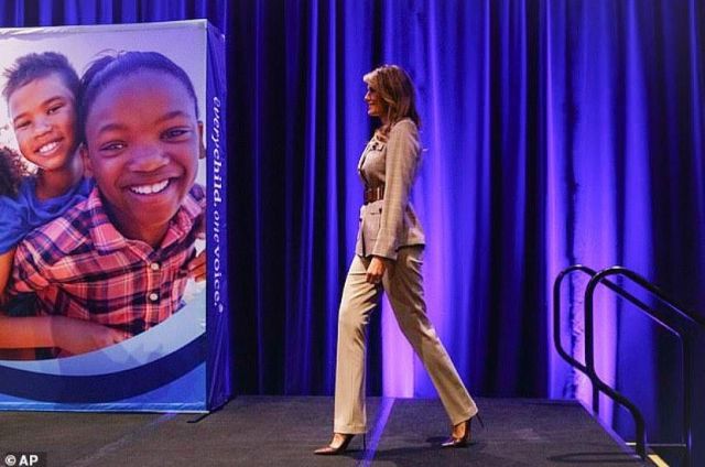 Brooks Brothers Houndstooth Checked Pants worn by Melania Trump in National Pta Legislative Conference March 10, 2020
