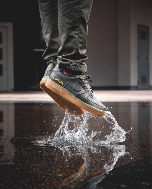 Les sneakers Nike x Gore-Tex vert kaki sur le compte Instagram de @tonton_gibs