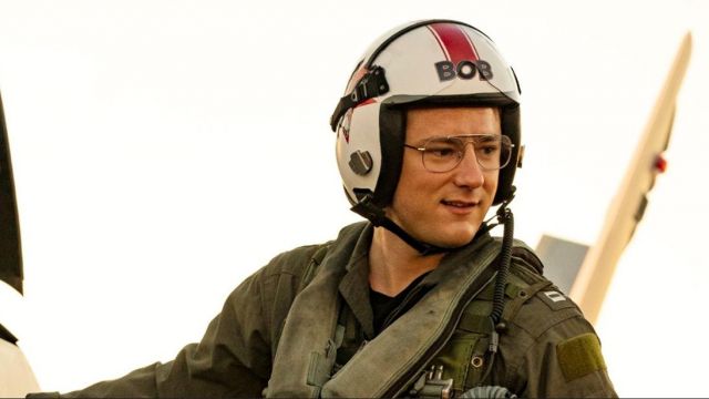 Ray-Ban Carré des Lunettes portées par Bob (Lewis Pullman) dans Top Gun: Maverick