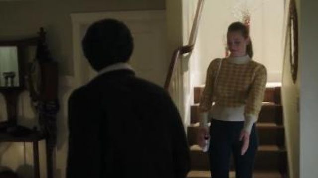 White Cross­body Bag worn by Betty Cooper (Lili Reinhart) in Riverdale Season 4 Episode 16