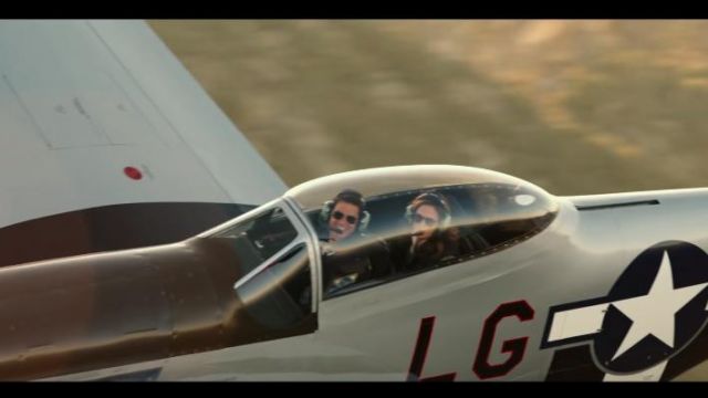 Ray Ban Aviator Gold Brown Sunglasses worn by (Jennifer Connelly) in Top Gun: Maverick