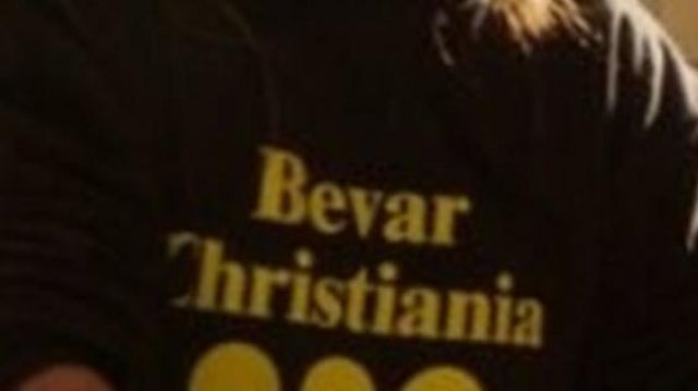 Black & Yellow “Bevar Christiania” Hoodie of Sam Fox (Pamela Adlon) in Better Things (S04E01)