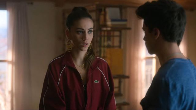 The tracksuit jacket bordeaux Lacoste Rebecca (Claudia Salas) in Elite (S03E05)