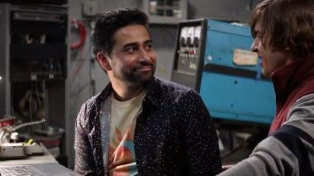 Sun Gold Graph­ic Tee worn by Rakesh (Suraj Sharma) in God Friended Me Season 2 Episode 17