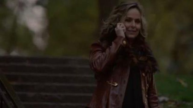 Brown Em­bell­ished Tex­tured Jack­et worn by Jacqueline Carlyle (Melora Hardin) in The Bold Type Season 4 Episode 8