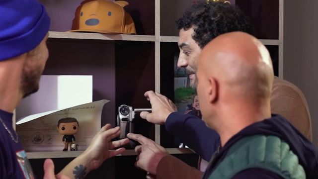 La funko pop de Ross Geller dans Friends de Raphaël Carlier (Carlito) dans CONCOURS D'ANECDOTES #7 vs ERIC & RAMZY