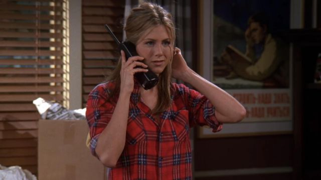 Plaid en flanelle shirt porté par Rachel Green (Jennifer Aniston) les Amis (S06E04)