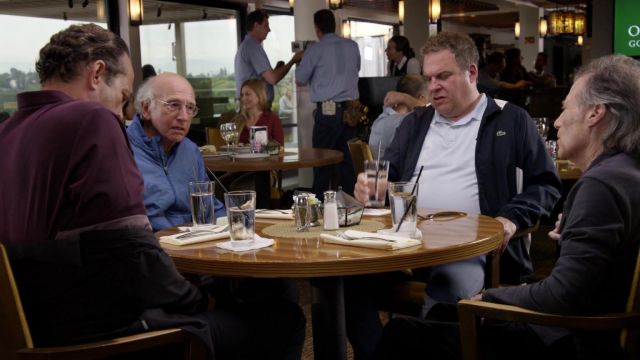 Lacoste veste zip noir porté par Jeff Greene (Jeff Garlin) en Freiner Votre Enthousiasme (S10E09)