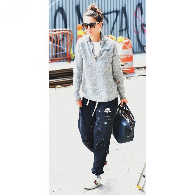 Metier London Per­riand City Bag worn by Katie Holmes New York City March 16, 2020