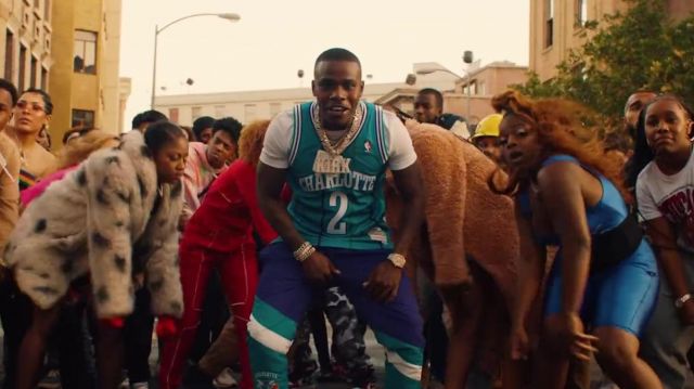 The jersey Adidas NBA DaBaby in her video clip BOP on Broadway (Hip Hop Music)