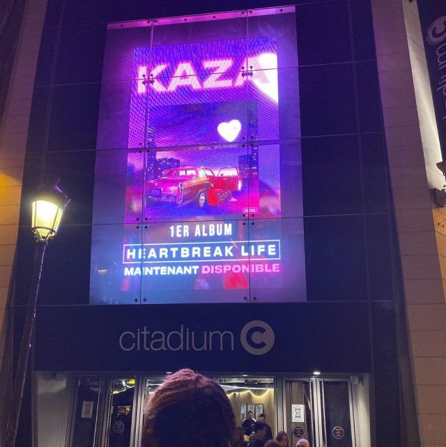 Citadium Champs Elysées, where is posted the promo of the album, heatbreak life of kazatony on the account Instagram of @kazatony_ 