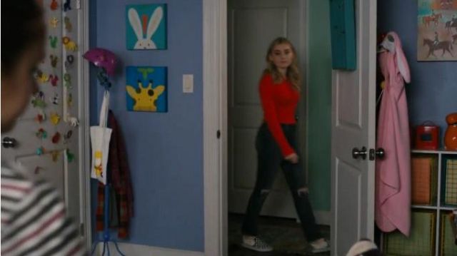 Slip-on Seakers porté par Taylor Otto (Meg Donnelly) dans American Housewife Saison 4, Épisode 14