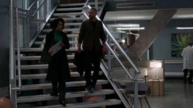 Vert Jambe Large Pantalon Flare porté par le Dr Maggie Pierce (Kelly McCreary) dans grey's Anatomy Saison 16 Épisode 18
