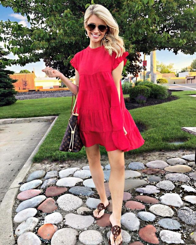 Noth­ing Less Red Dress of Ali Smith on the Instagram account @alismithstyle