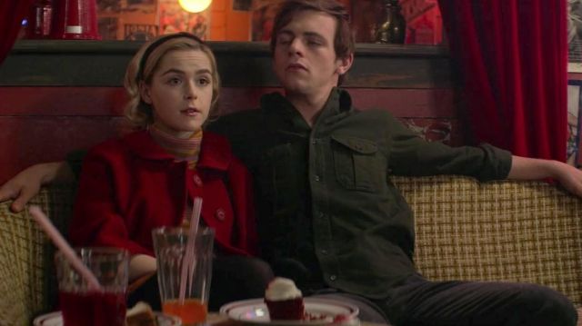 Green Shirt worn by Harvey Kinkle (Ross Lynch) in Chilling Adventures of Sabrina (S01E04)