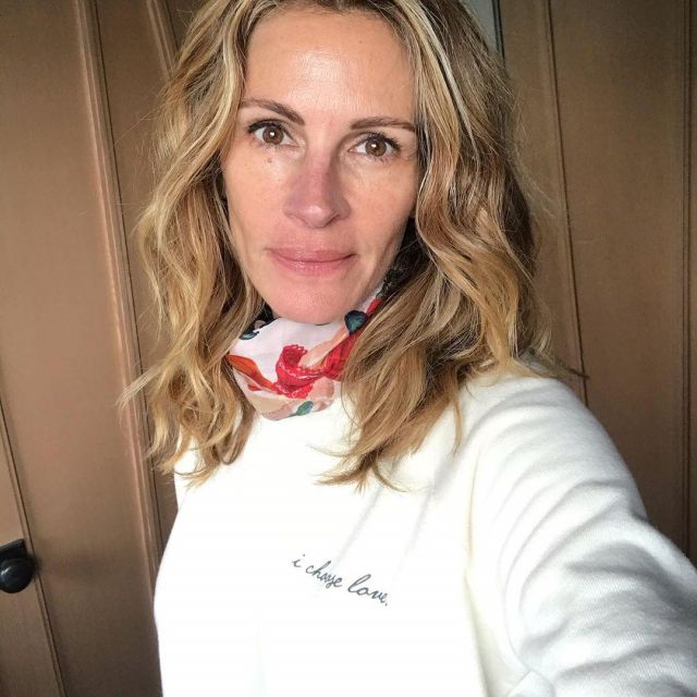 I Choose Love fleece white pullover worn by Julia Roberts on the Instagram account @juliaroberts March 22, 2020