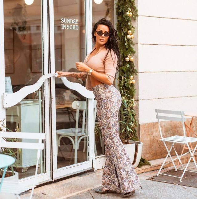 The pants flared bohemian Shanna Kress on the account Instagram of @shannakress83