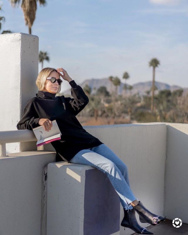 Black Pull à col Roulé de Candice Mathis sur l'Instagram account @collectivelycandice