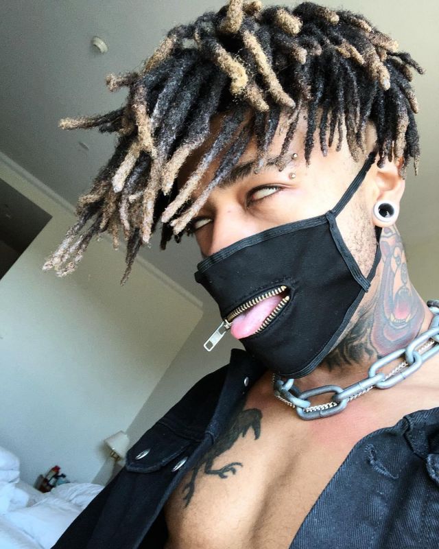 Zipper Surgeon Mouth Mask worn by Scarlxrd on his Instagram account @scarlxrd