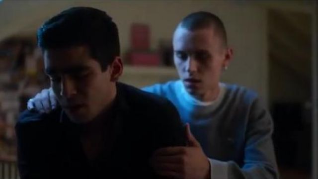 Gray Sweat­shirt worn by Ander (Arón Piper) in Elite Season 3 Episode 6