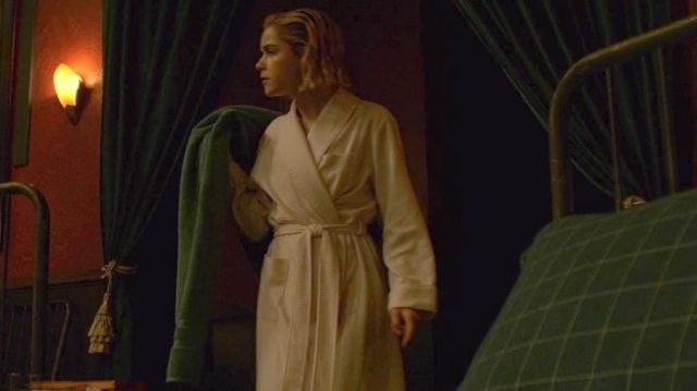 White Bathrobe worn by Sabrina Spellman (Kiernan Shipka) in Chilling Adventures of Sabrina (S01E04)