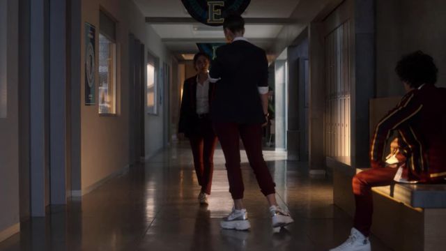 Silver and White sneakers worn by Rebeca (Claudia Salas) in Elite (S03E07)