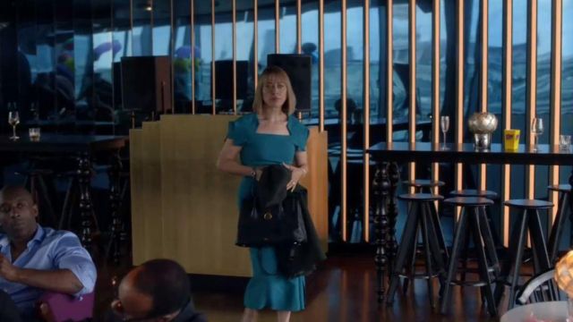 Blue Pencil Skirt worn by Hannah Stern (Nicola Walker) in The Split Season 2 Episode 6