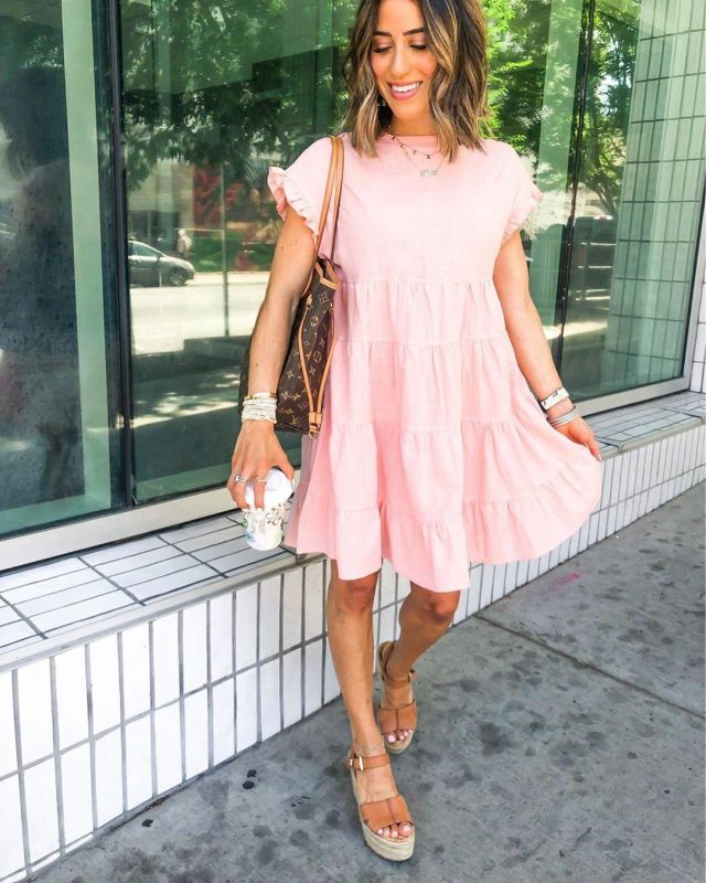 Mi­ni Dress Pink of Alexis on the Instagram account @alexis.belbel