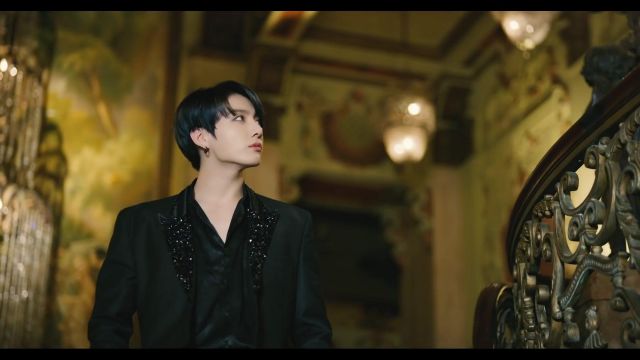 UNGARO Solid color shirt black worn by Jin in BTS (방탄소년단) 'Black Swan' Official MV