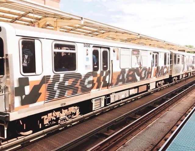 The train station in Chicago on the account Instagram of @virgilabloh