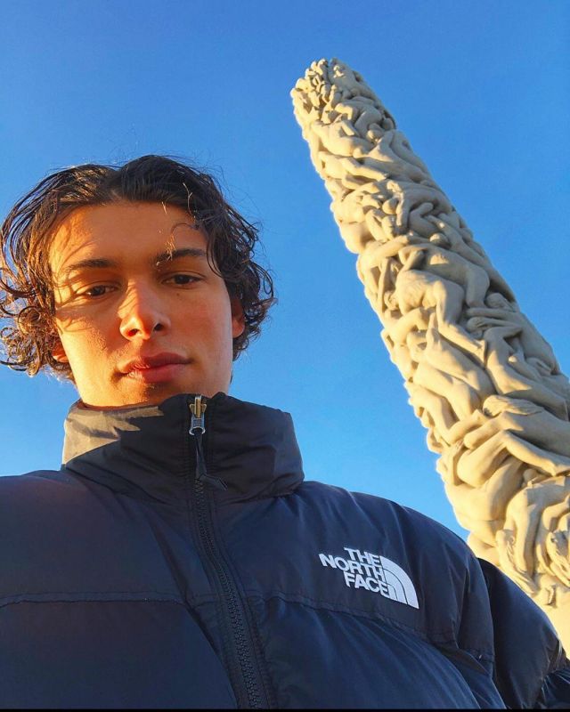 The jacket The North Face black worn by Georgio on his account Instagram @georgioxv3