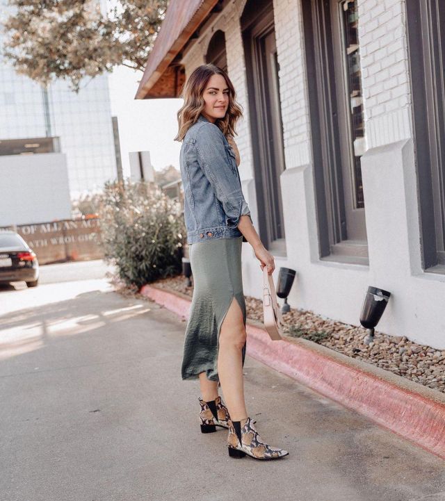 Madewell Den­im Jack­et of Lauren Roscopf on the Instagram account @aloprofile