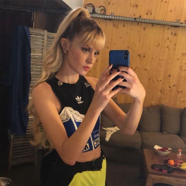 Le corset Maison Mourcel porté par Angèle le 8 juin 2019 sur Instagram